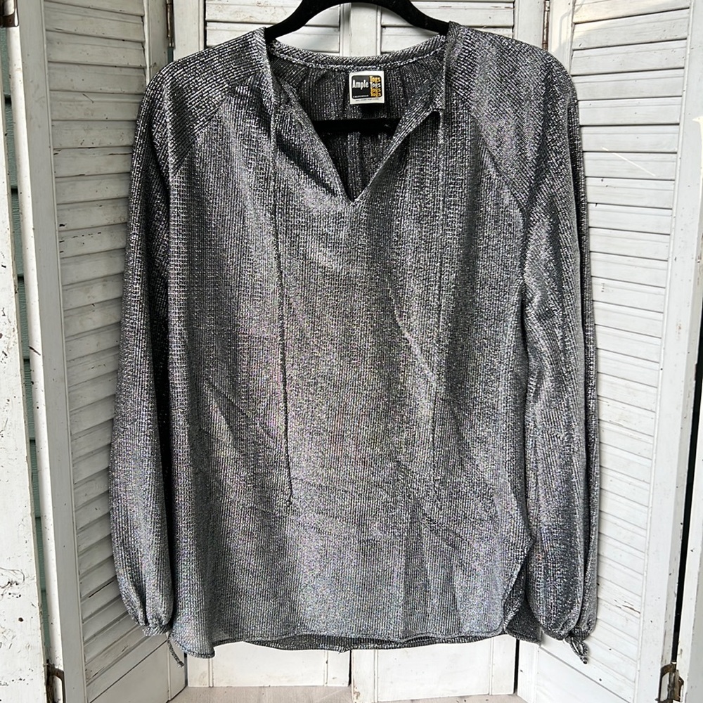 Amazing Funky Vintage Metallic Silver Shimmer Top.  Ample Togs.